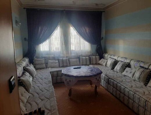 شقة مفروشة باليوم و الأسبوع قرب أسواق السلام مجمع الجامعي