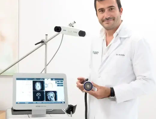 Dr. Álvaro Moleón Ruiz